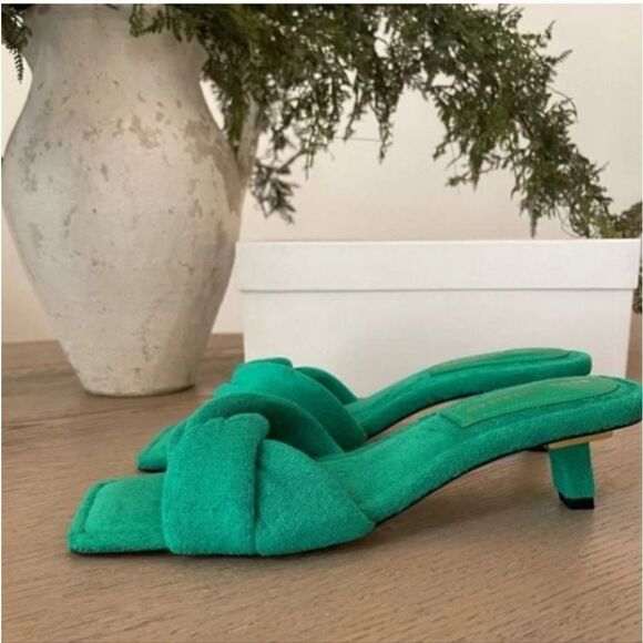 NIB Good American Terry Kickstand Mules Green Terry - Picture 5 of 9